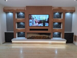 Modern nappali egyedi gipszkarton médiafallal